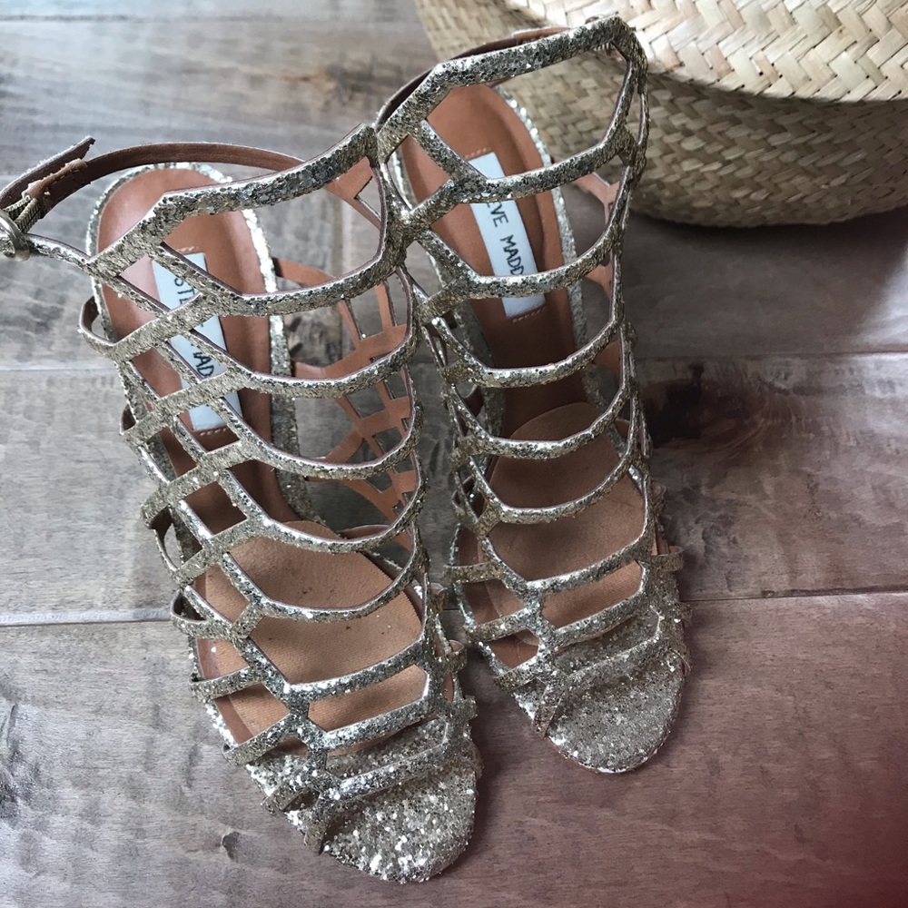 STEVE MADDEN  LAZER CUT SEQUIN HEELS